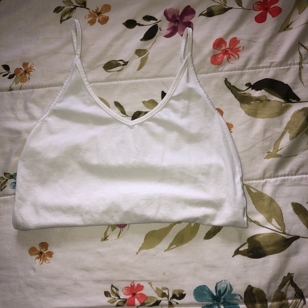 Cropped white tank 🥰